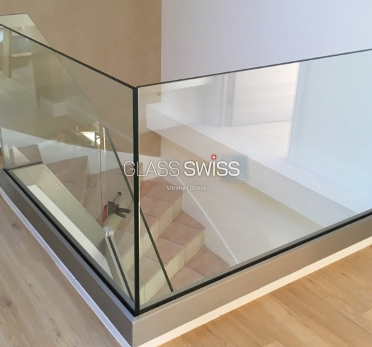 Garde-corps en verre sur mesure, devis gratuit, pose par vitrier professionnel à Genève, Vaud, Suisse – garde-corps sécurisé pour balcon et escalier.