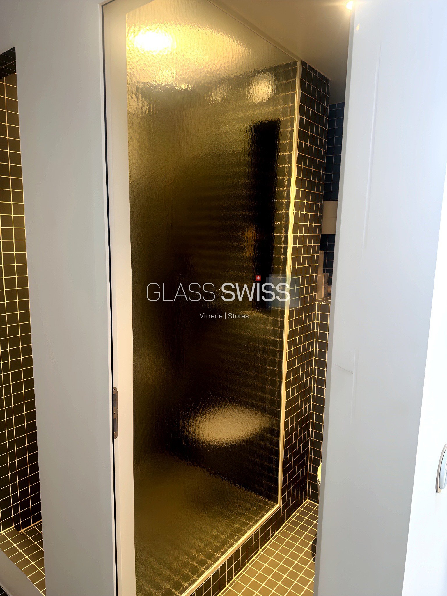 Demandez un devis gratuit pour l’installation de cabine ou paroi de douche en verre avec GLASS SWISS, disponible à Genève, Lausanne, Nyon, Morges, Gland, Coppet, Rolle et dans tout le canton de Vaud, Suisse.